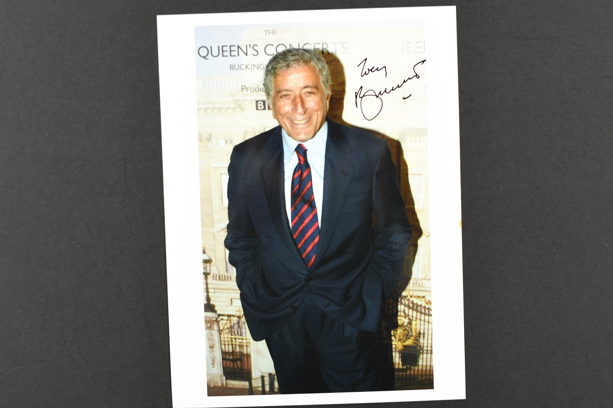 TONY BENNETT Original signature