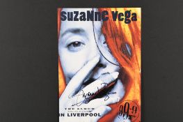 SUZANNE VEGA Original signature