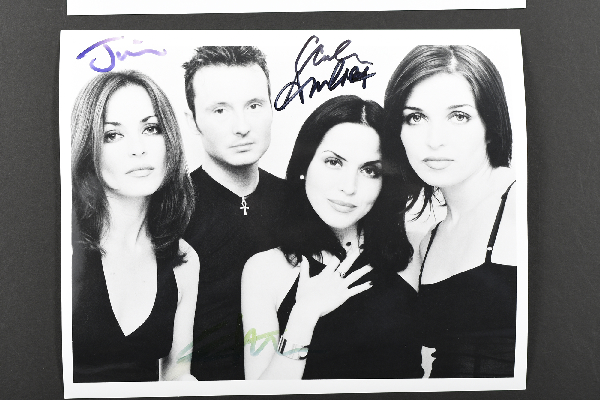 THE CORRS & NATALIE IMBRUGLIA Original signatures - Image 3 of 3