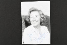 VERA LYNN (1917-2020) Original signature