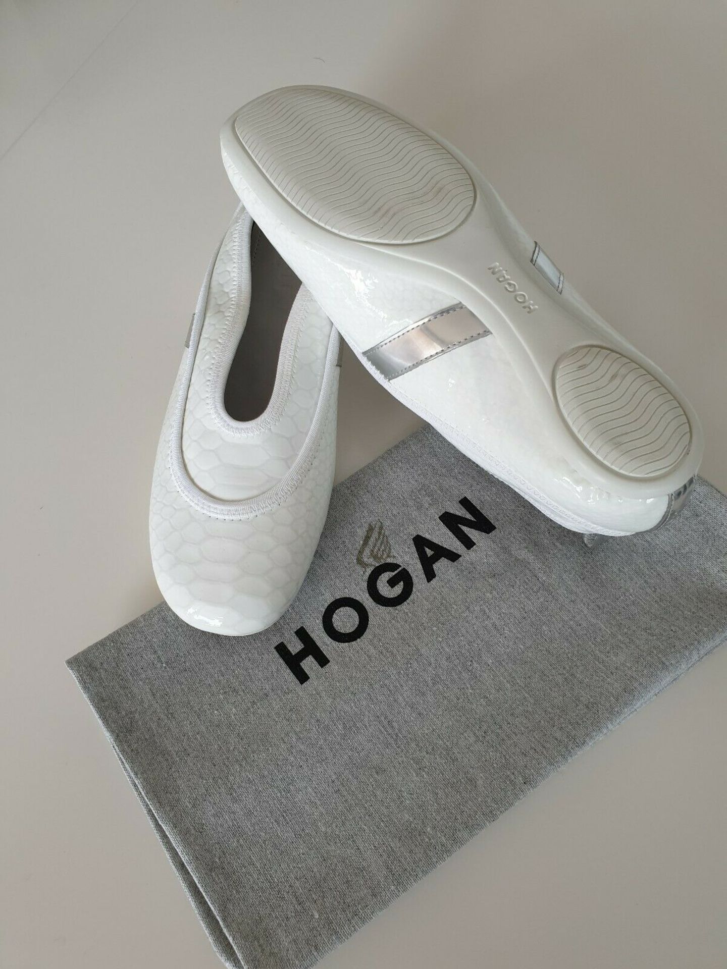 Hogan Women's Sneakers In White 100% Genuine And Very Unique. Size - 4 RRP £500 - Image 2 of 3