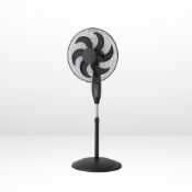 (8E) 2x Arlec 18” 6 Blade Black Pedestal Fan With Remote Control RRP £45 Each. (All Units As New, B