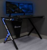 1x X-Rocker Ocelot Gaming Desk RRP £99. Carbon Fibre Style Desktop Gaming Surface. (Contents Not Ch