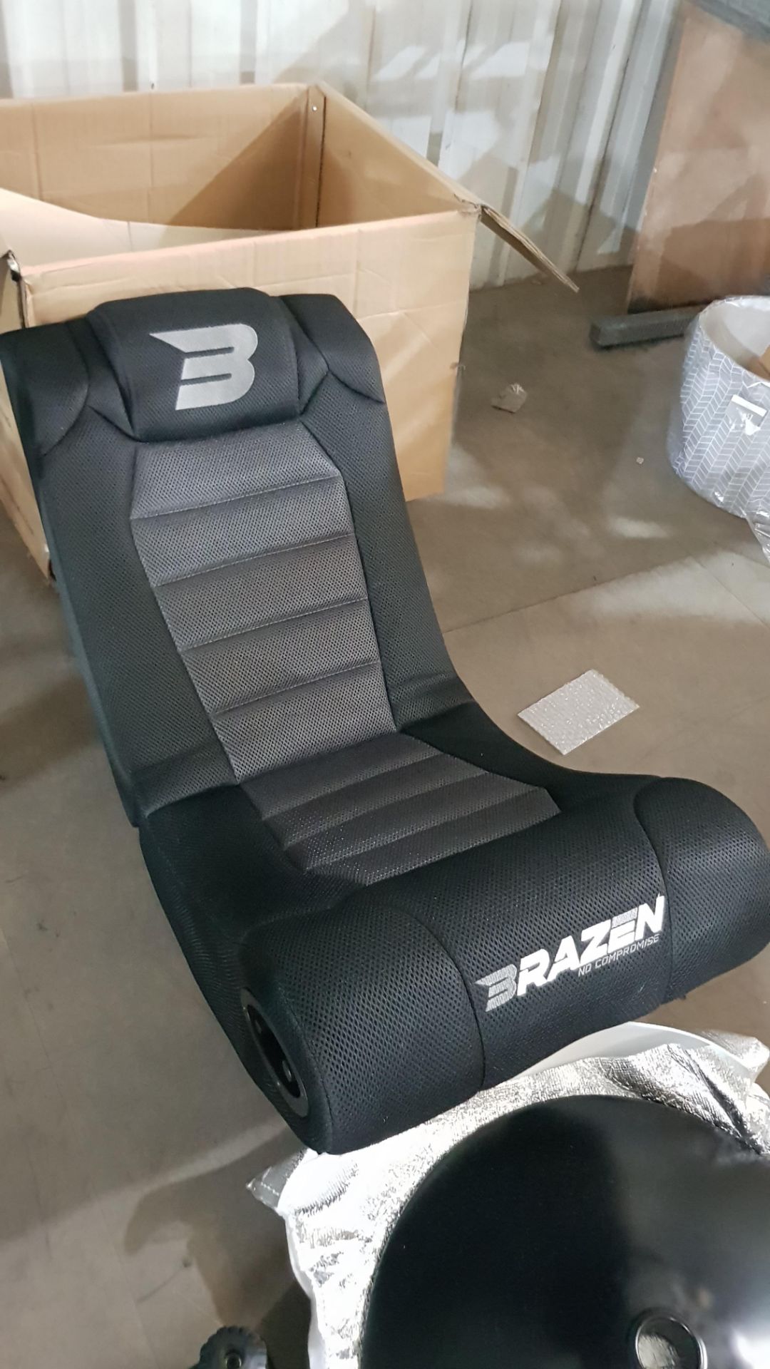 (P3) 1x BraZen Stag 2.1 Bluetooth Surround Sound Gaming Chair RRP £149.99. Lot Appears Complete. I - Image 4 of 5