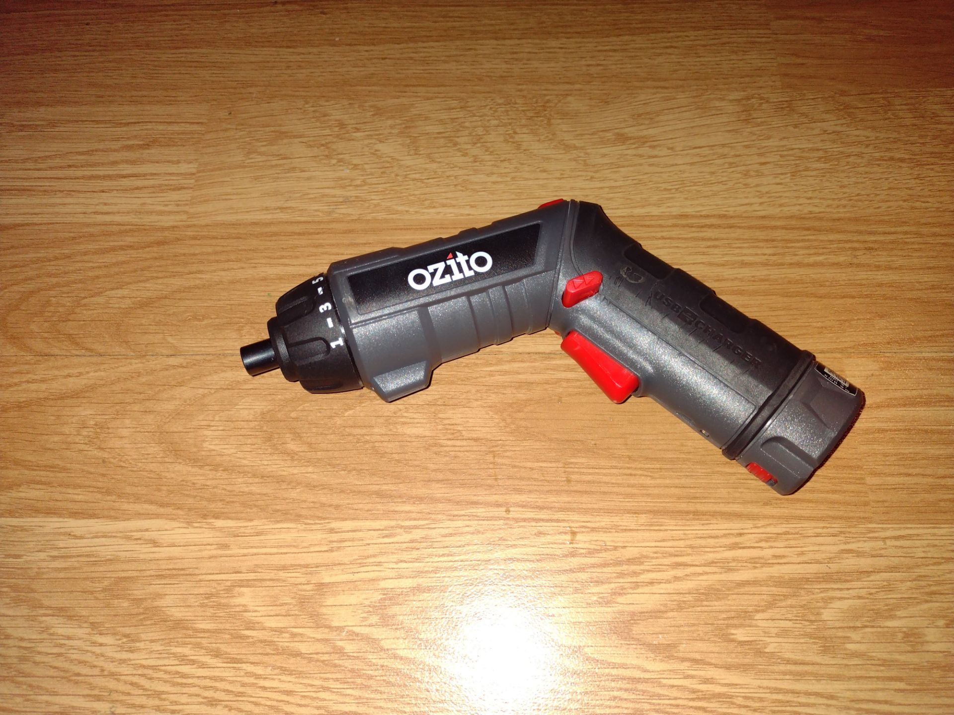 Ozito Rechargeable Screwdriver - 3.6v - 1.5Ah Li-Ion Battery - USB Charging (RRP £30)