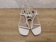 1 Pair of Insolia Heels White Standard Fit Stripe Ladies Shoes - Size 6 (RRP £25)