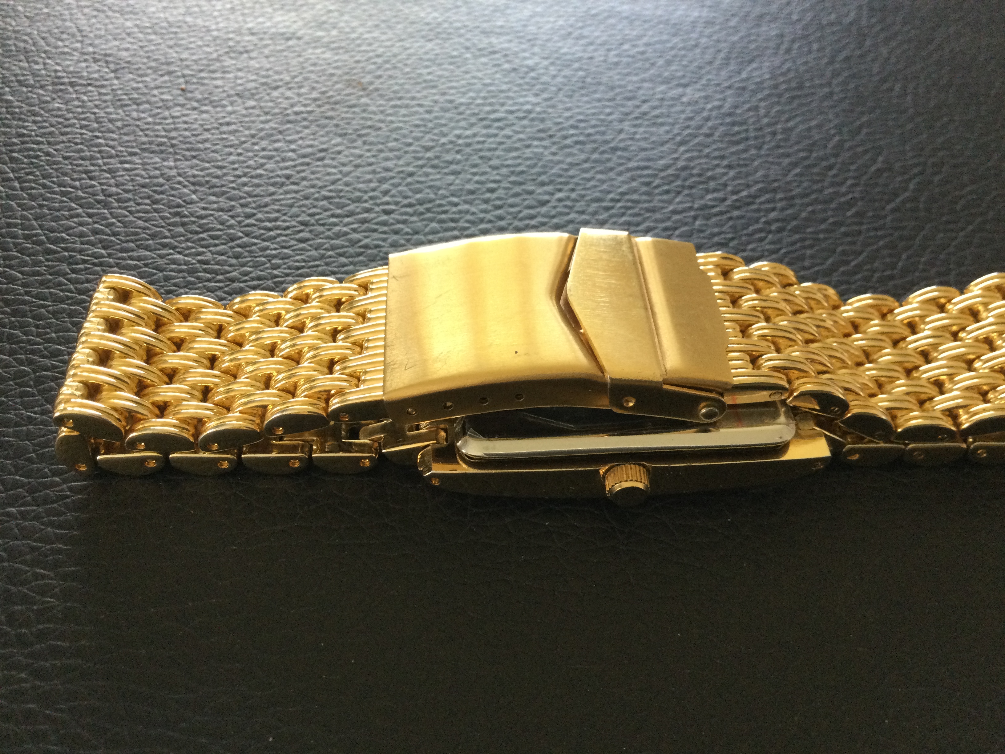 Limit Unisex Quartz Gold Plated Wristwatch (GS58) Here is a beautiful Quartz Gold Plated - Image 5 of 10