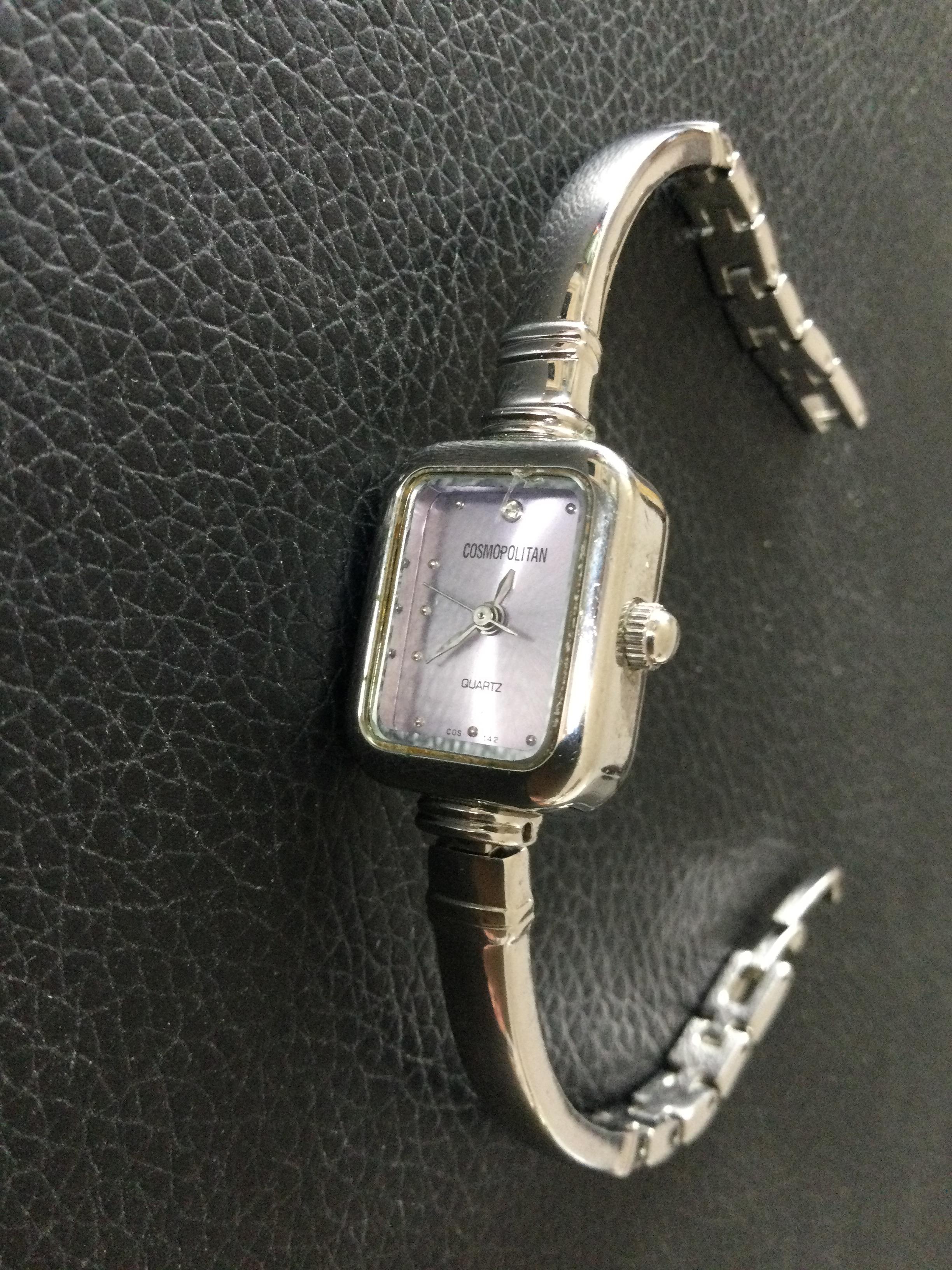 Cosmopolitan Hearst Quartz Ladies Wristwatch (GS23) This is a beautiful little Cosmopolitan - Image 5 of 6