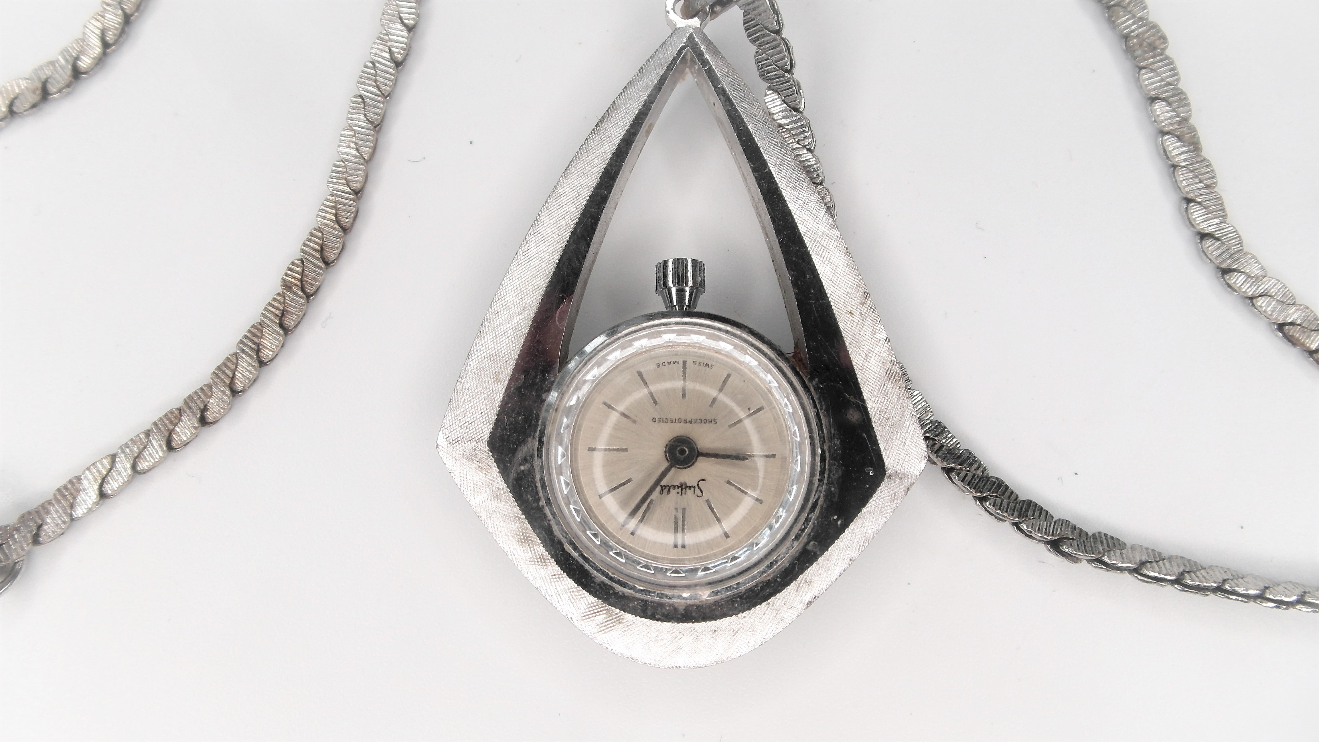 Vintage Sheffield manual wind pendant watch vintage Caravelle Sheffield manual wind pendant watch - Image 2 of 3