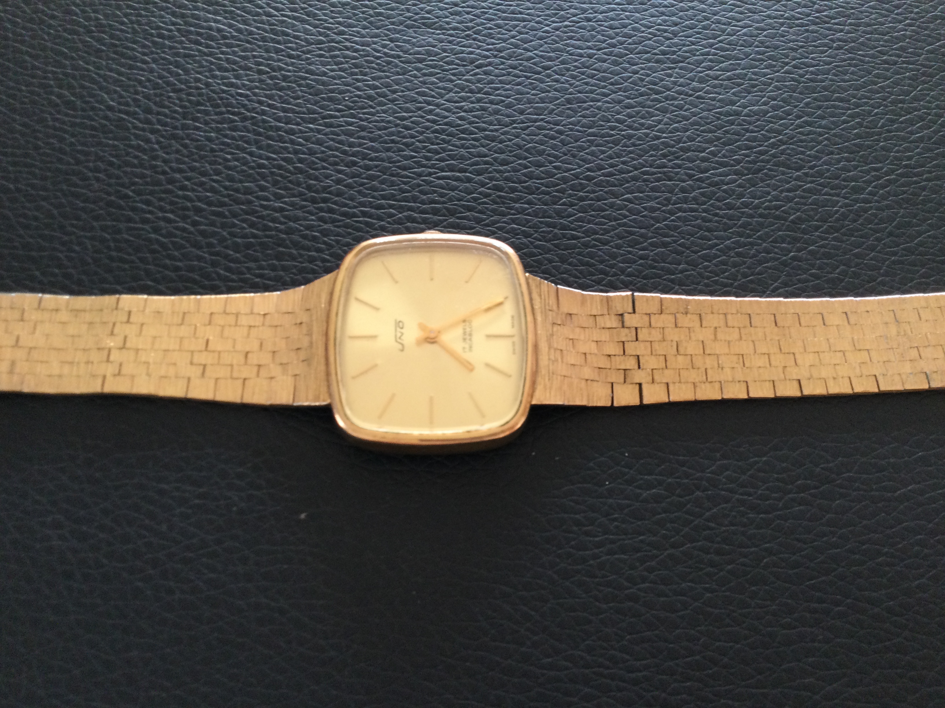 Uno Gents Or Ladies Gold Plated Swiss Quartz Wristwatch (GS63) This is an Uno Gents or Ladies - Image 3 of 5