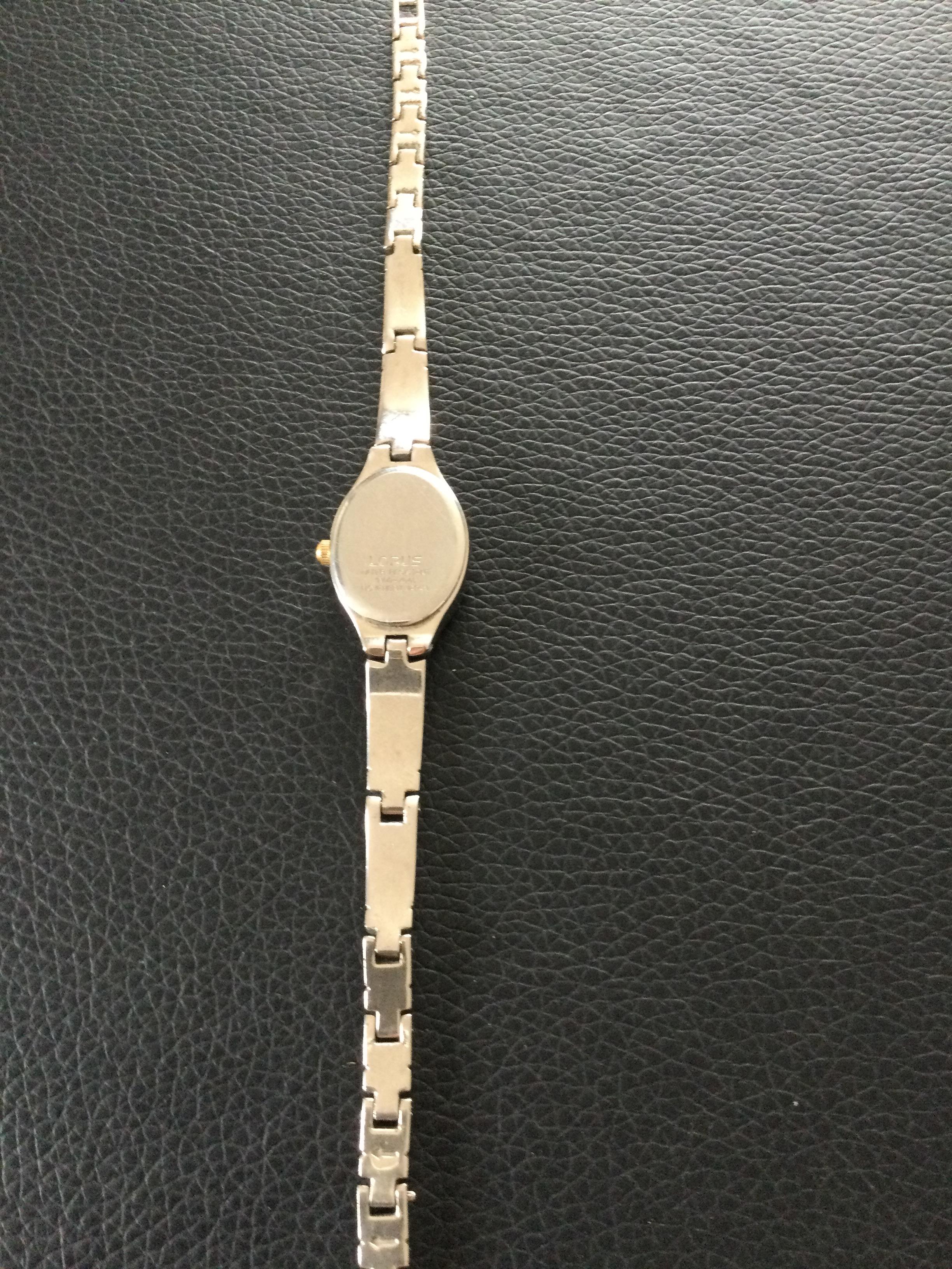 Elegant Lorus Ladies Quartz Wristwatch with Gold Plated Hands (GS 120) A lovely and elegant - Image 2 of 4