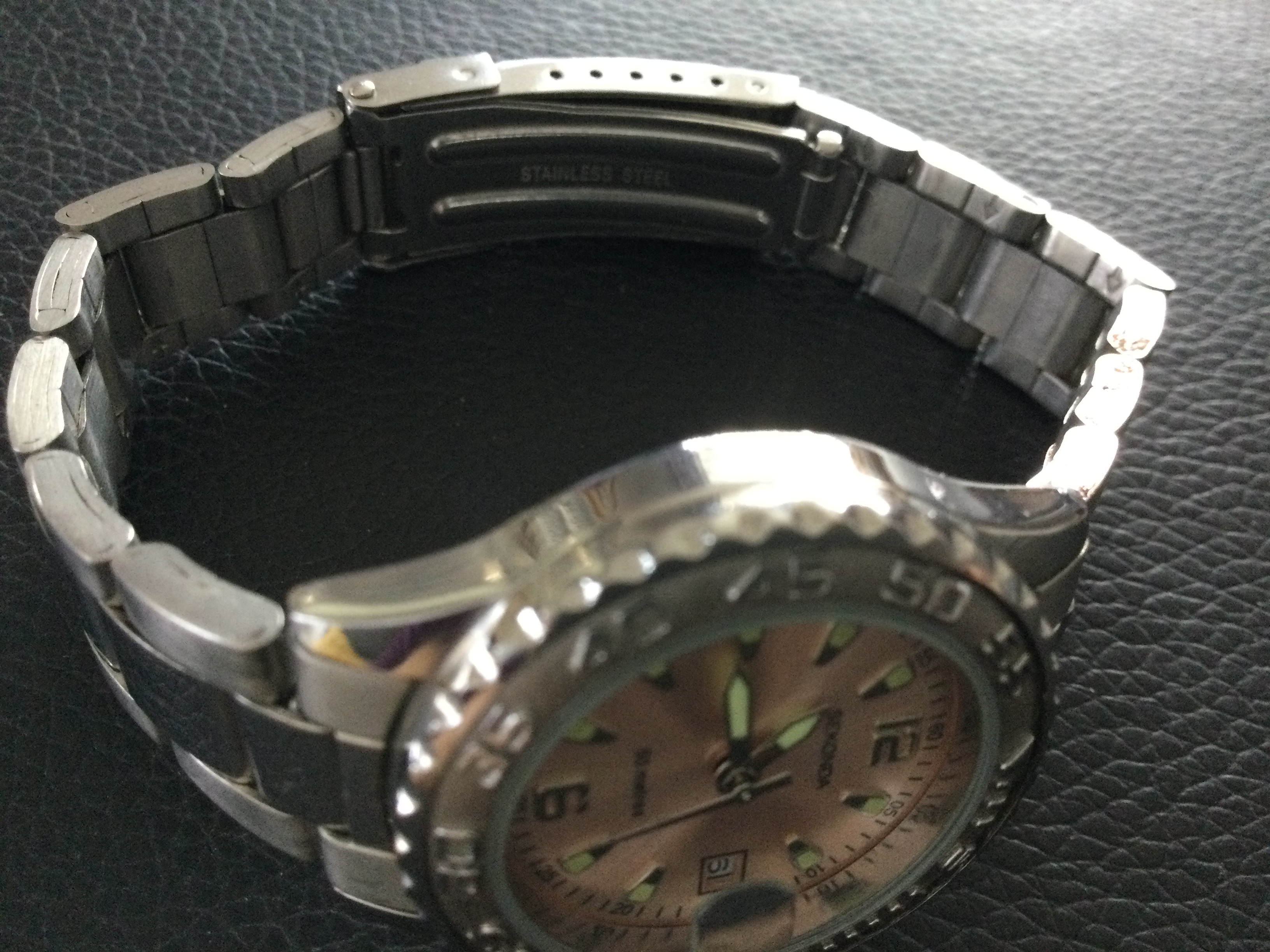 Sekonda Quartz Ladies Wristwatch (GS32) If a Ladies Watch can be beautiful, this is it. It is - Image 4 of 5