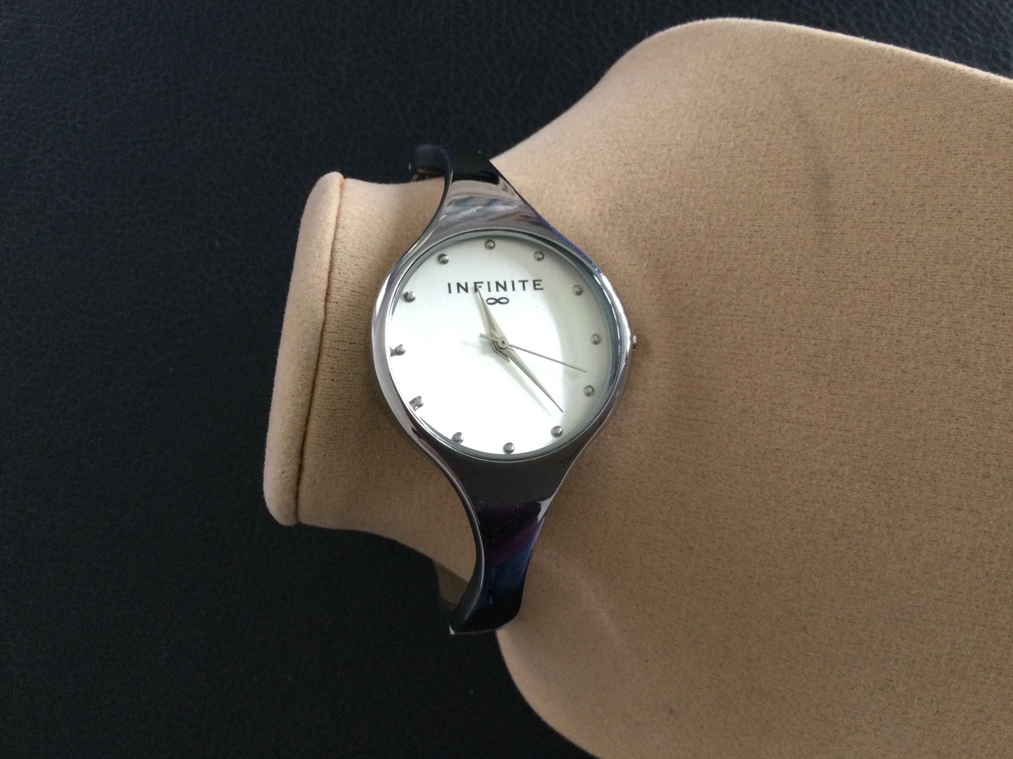 Infinite Quartz Ladies Wristwatch (GS36) A super stainless steel Infinite Quartz ladies