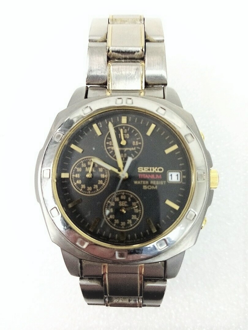 Seiko Titanium Quartz Wristwatch Seiko Titanium Quartz movement water-resistant 50m Wristwatch. - Image 2 of 5