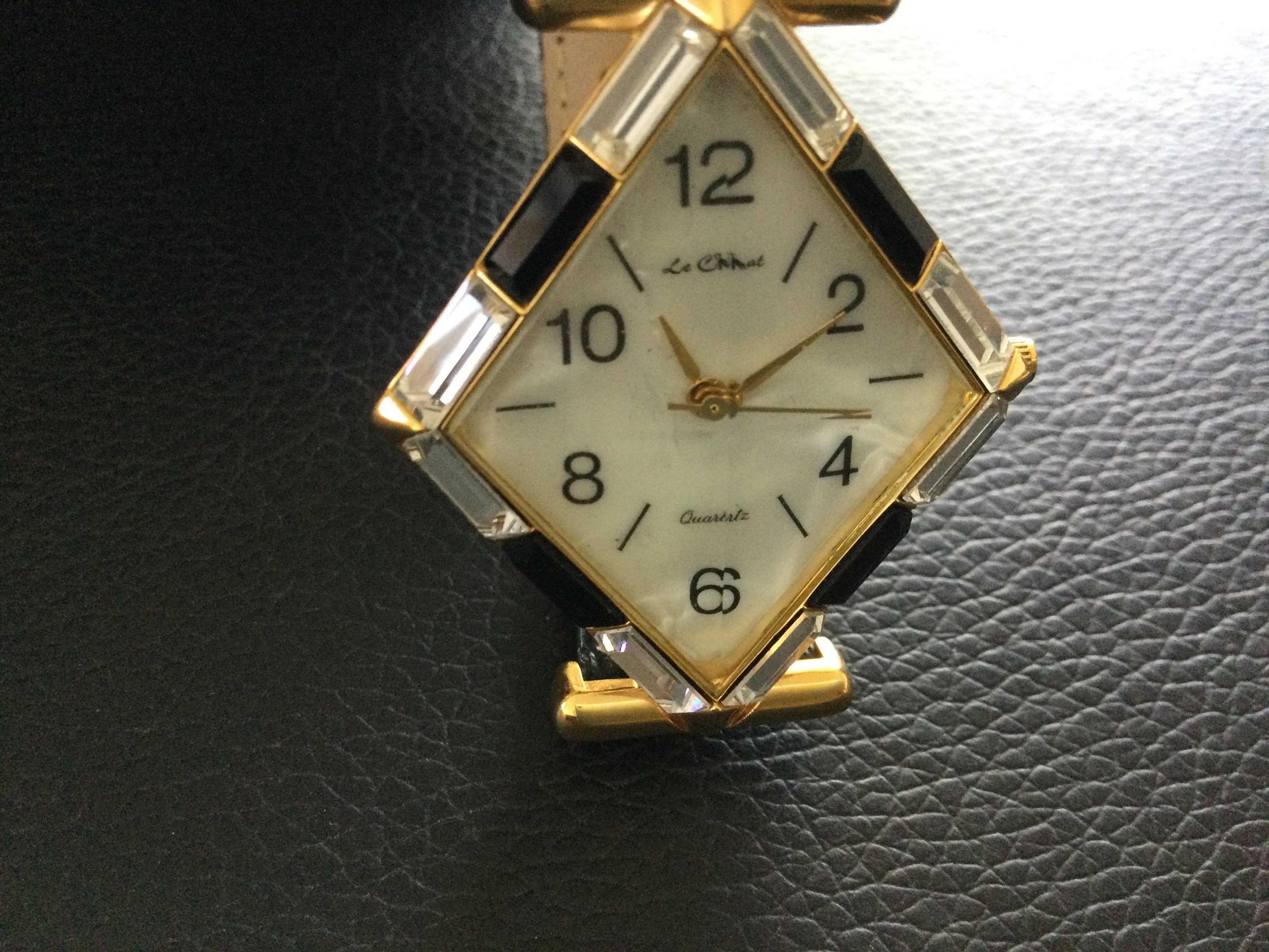 Le Chat Quartz Ladies Wristwatch (GS35) If a young lady, or indeed an older lady wanted to - Image 3 of 5