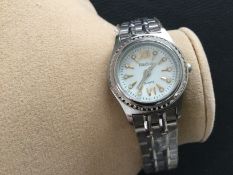 Badus Quartz Ladies Wristwatch (GS39) Here is a Badus Quartz No 9190L Ladies Wristwatch in