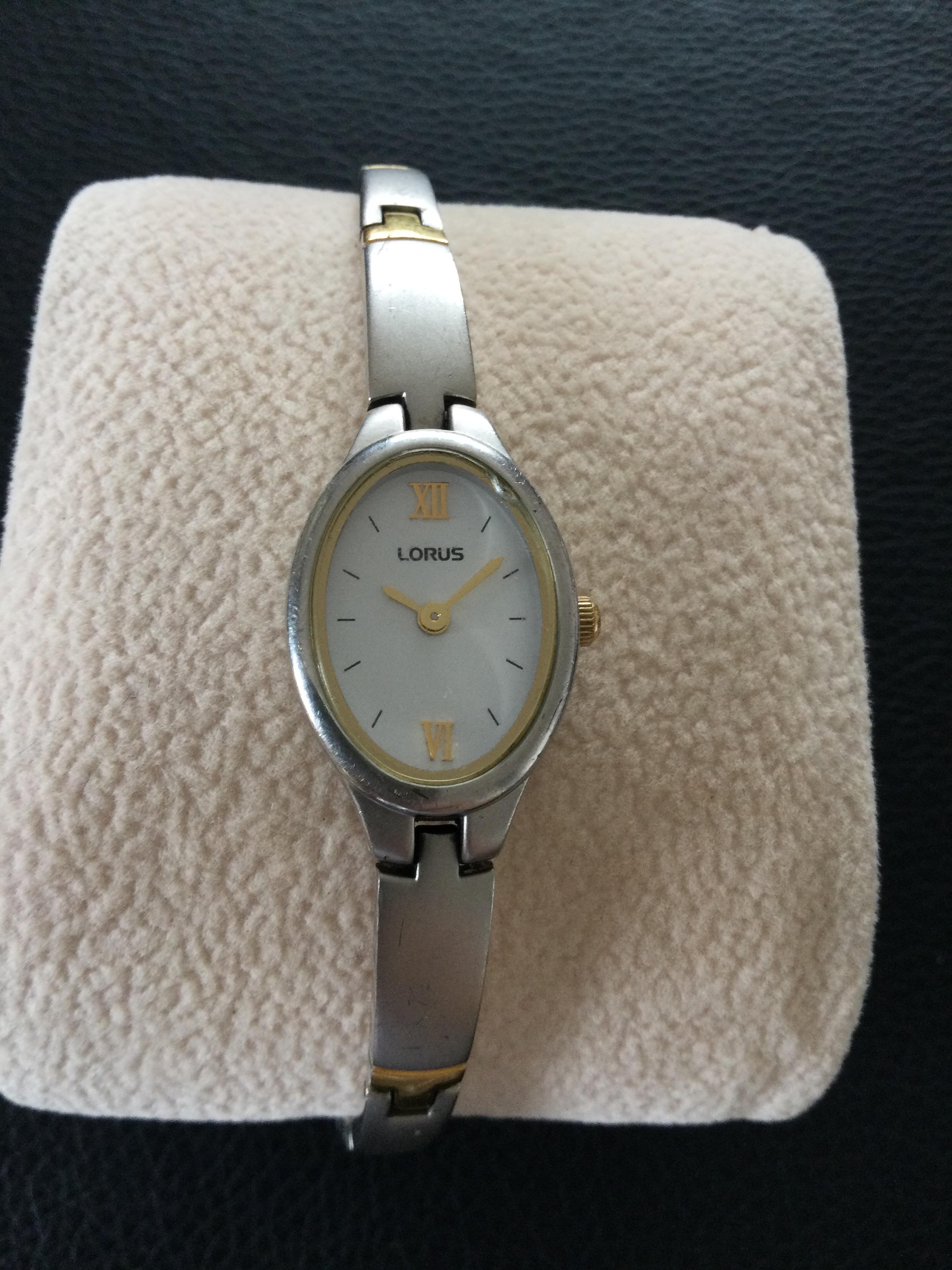 Elegant Lorus Ladies Quartz Wristwatch with Gold Plated Hands (GS 120) A lovely and elegant