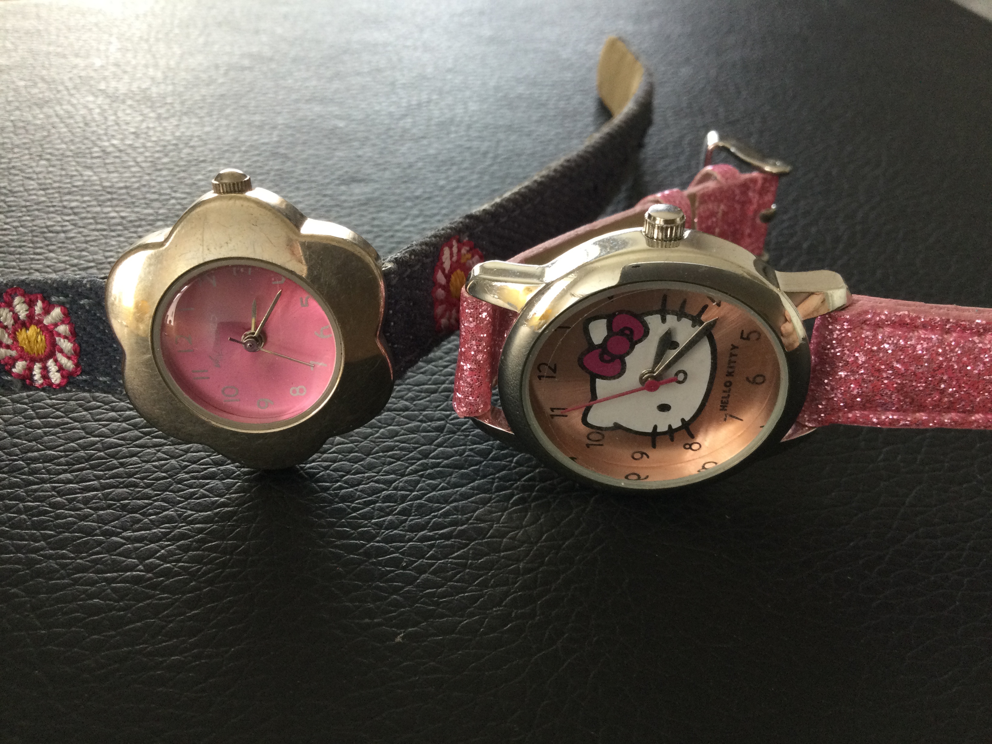 2x Little Sisters Hello Kitty Wristwatches (GS75) Two Little Sisters watches, both working - Image 4 of 4