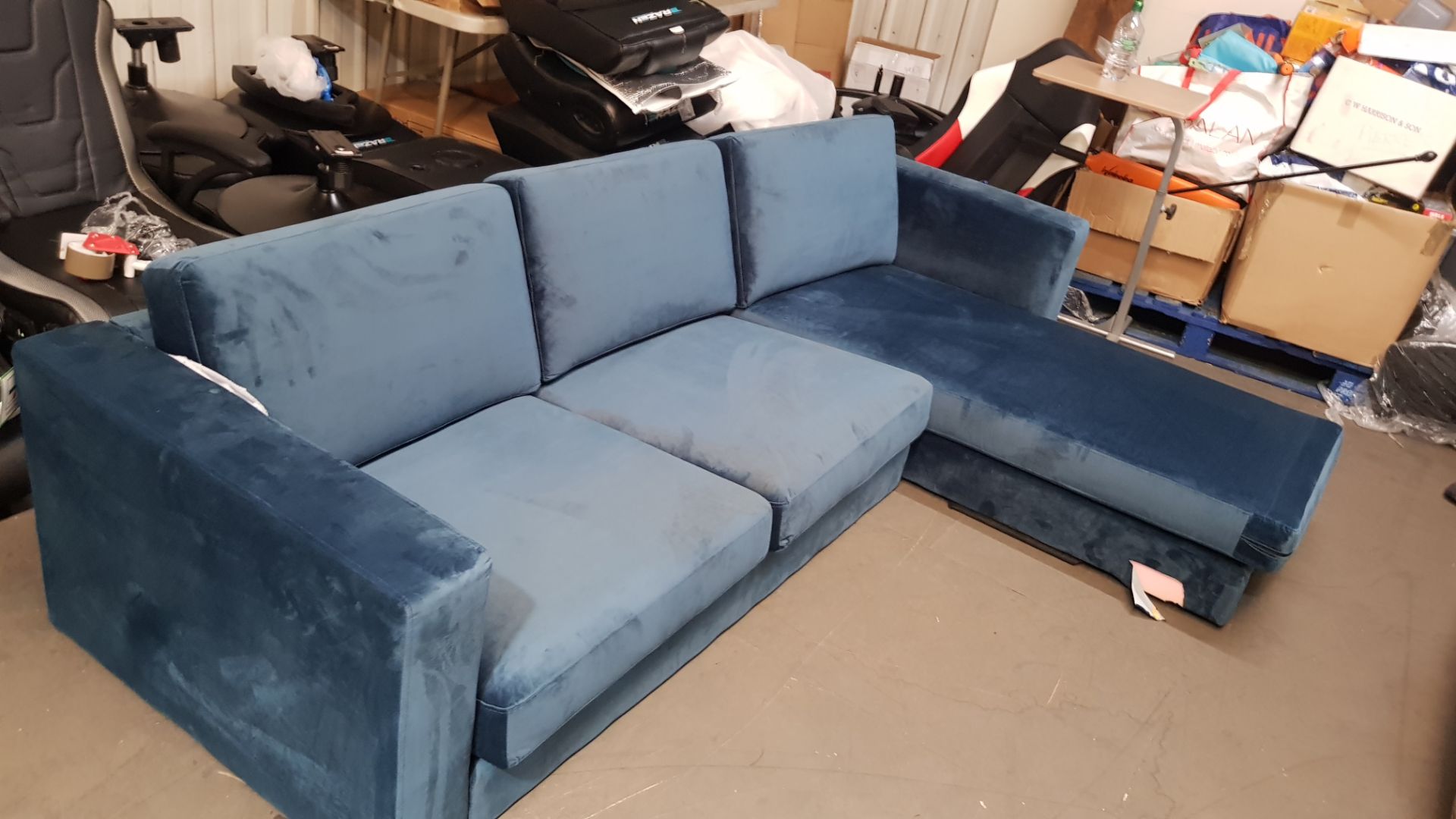 (P5) 1x Donna Deco Right Hand Corner Sofa Blue RRP £600. Unit Is Clean & Unused With 2x Unopened Fe - Image 2 of 9