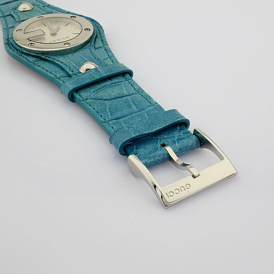 Gucci / 104 - Lady's Steel Wrist Watch - Image 4 of 9