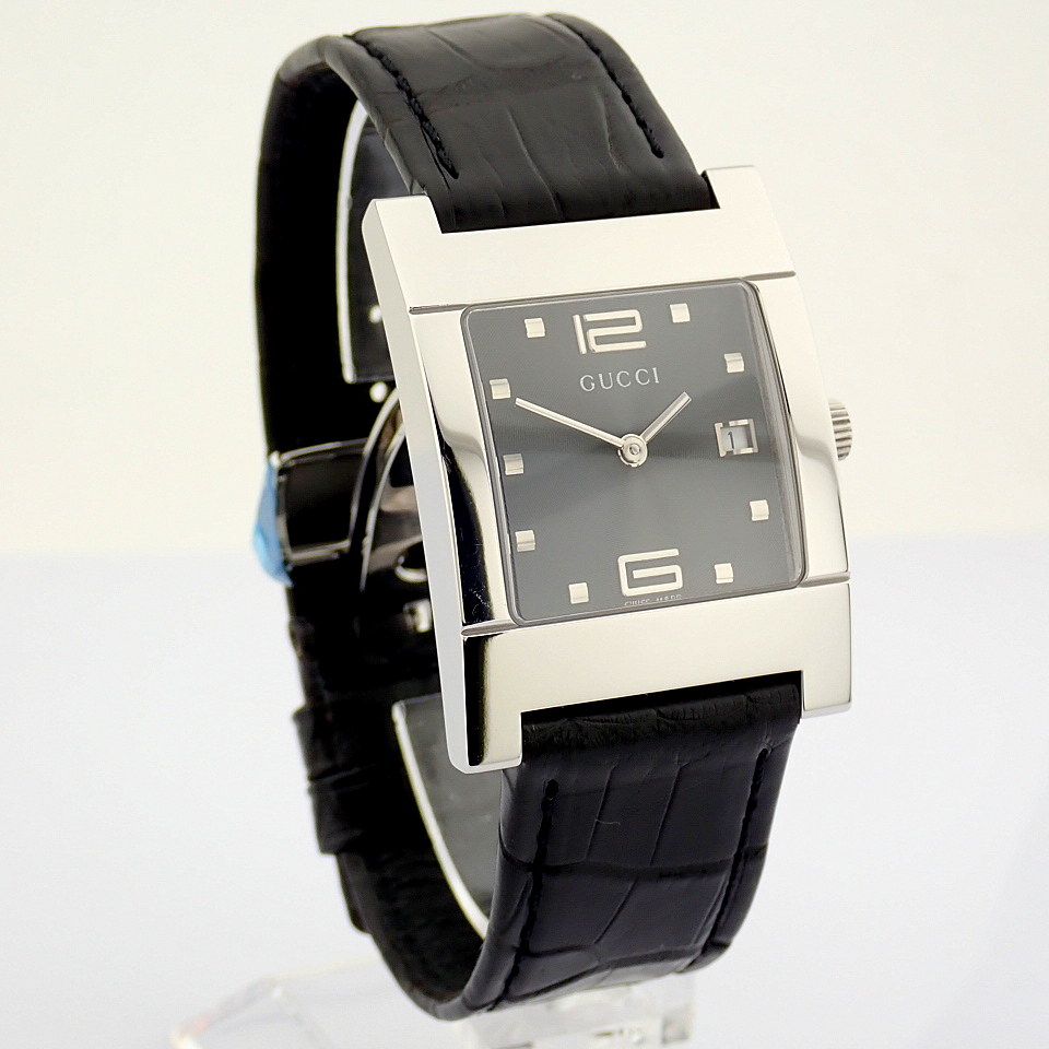 Gucci / 7700M - Gentlemen's Steel Wrist Watch