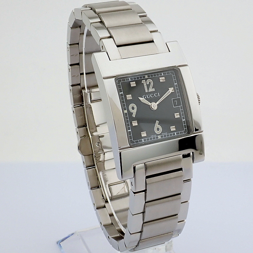 Gucci / 7700L - Unisex Steel Wrist Watch