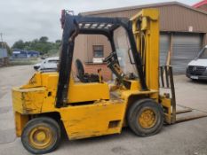 Caterpillar V80E 4 Tonne Diesel Forklift - Starts, drives, good working condition