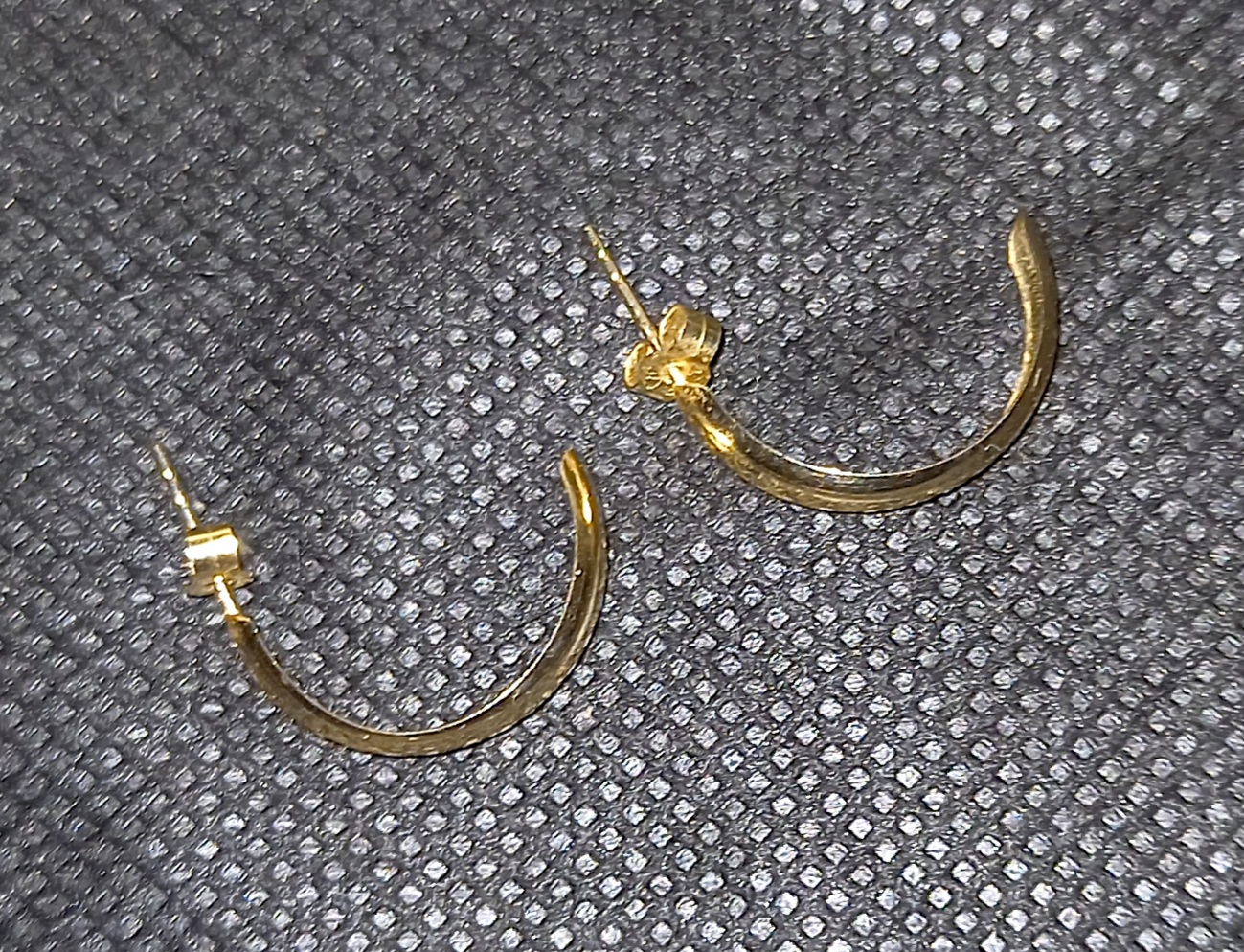 9ct Gold Earrings. - Image 3 of 3