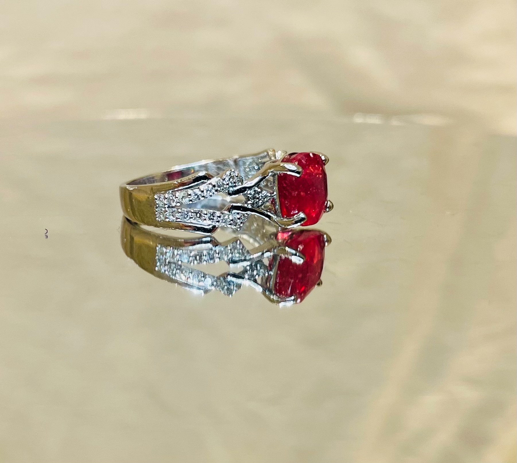 Natural Burmese Ruby Ring 3.35 Ct With Natural Diamonds & 18kGold - Image 4 of 5