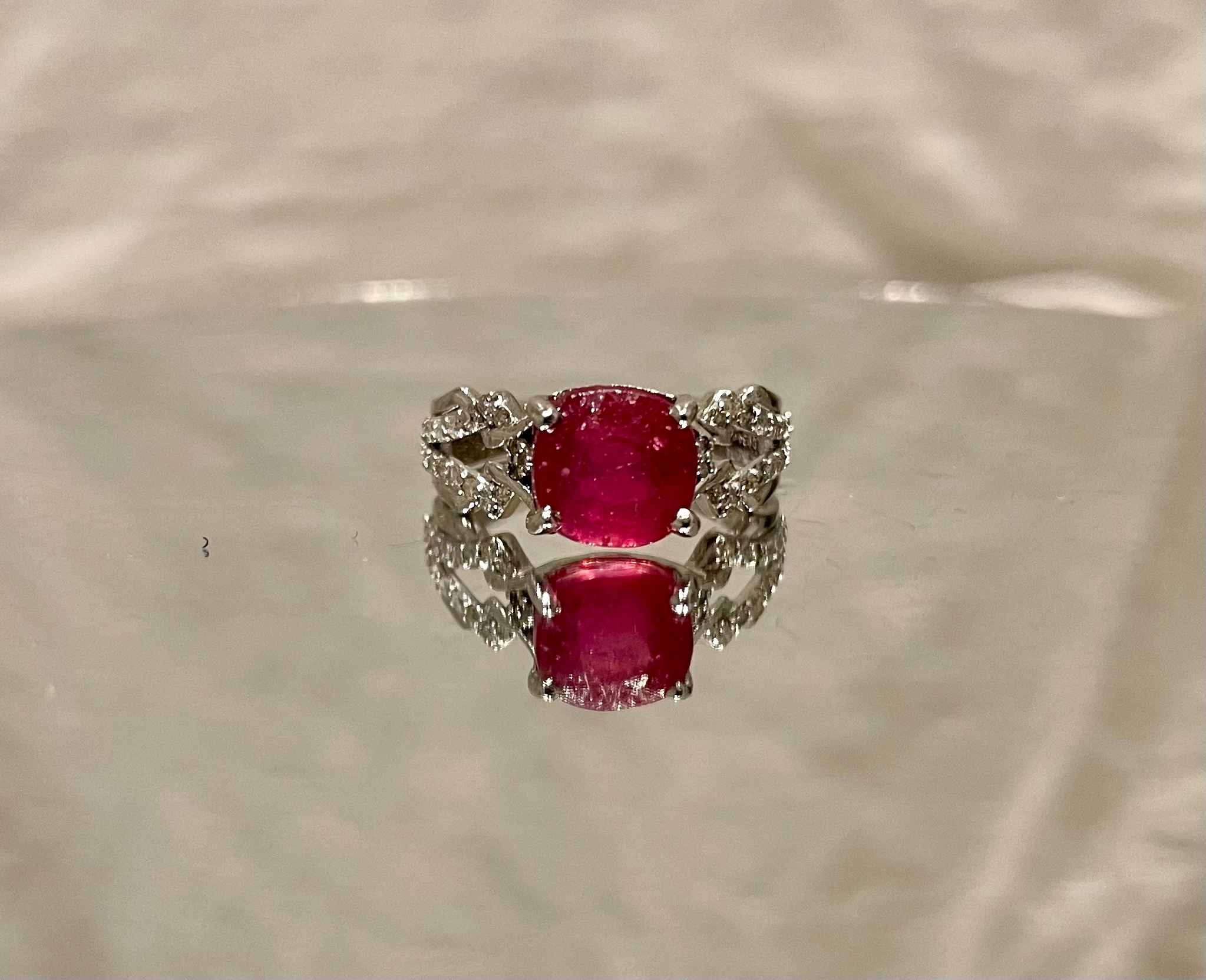 Natural Burmese Ruby Ring 3.35 Ct With Natural Diamonds & 18kGold - Image 2 of 5