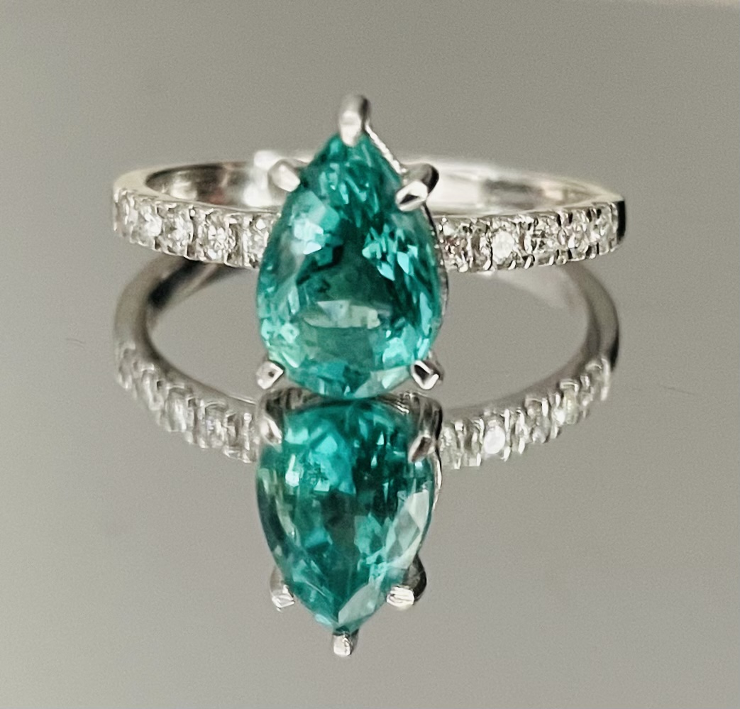 1.48 Carats Zambian Emerald With Natural Diamonds & 18k White Gold