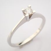 Certificated 14K White Gold Diamond Ring