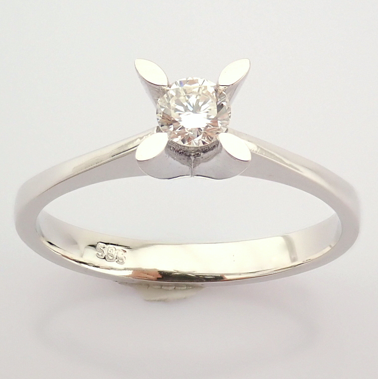 Certificated 14K White Gold Diamond Ring