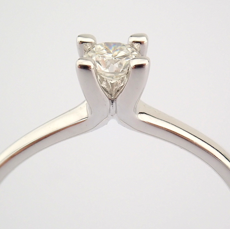 Certificated 14K White Gold Diamond Ring - Image 2 of 8