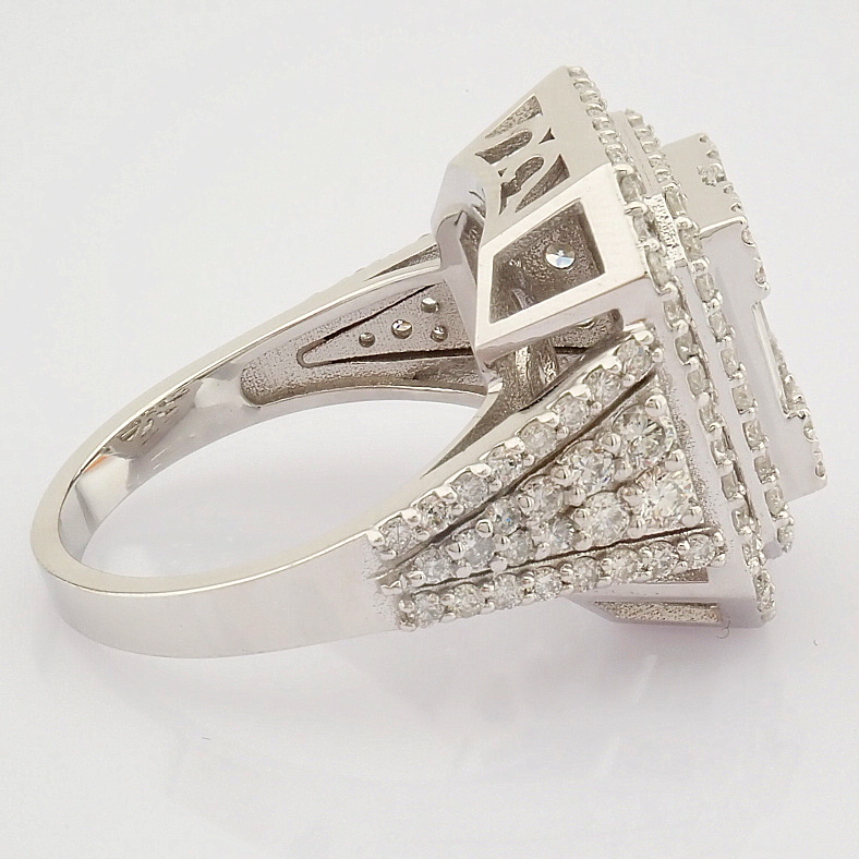 IDL Certificated 14K White Gold Baguette Diamond & Diamond Ring (Total 0.59 ct Stone) - Image 6 of 7