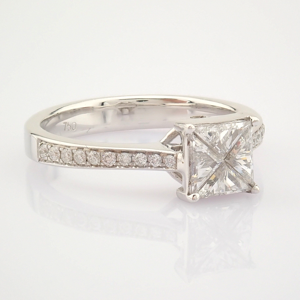 IDL Certificated 18K White Gold Triangle Cut Diamond & Diamond Ring (Total 0.55 ct Stone) - Image 6 of 9