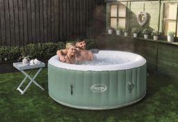 (4L) 1x CleverSpa Cotswolds 4 Person Hot Tub RRP £350. (Raw, Unchecked Customer Return).