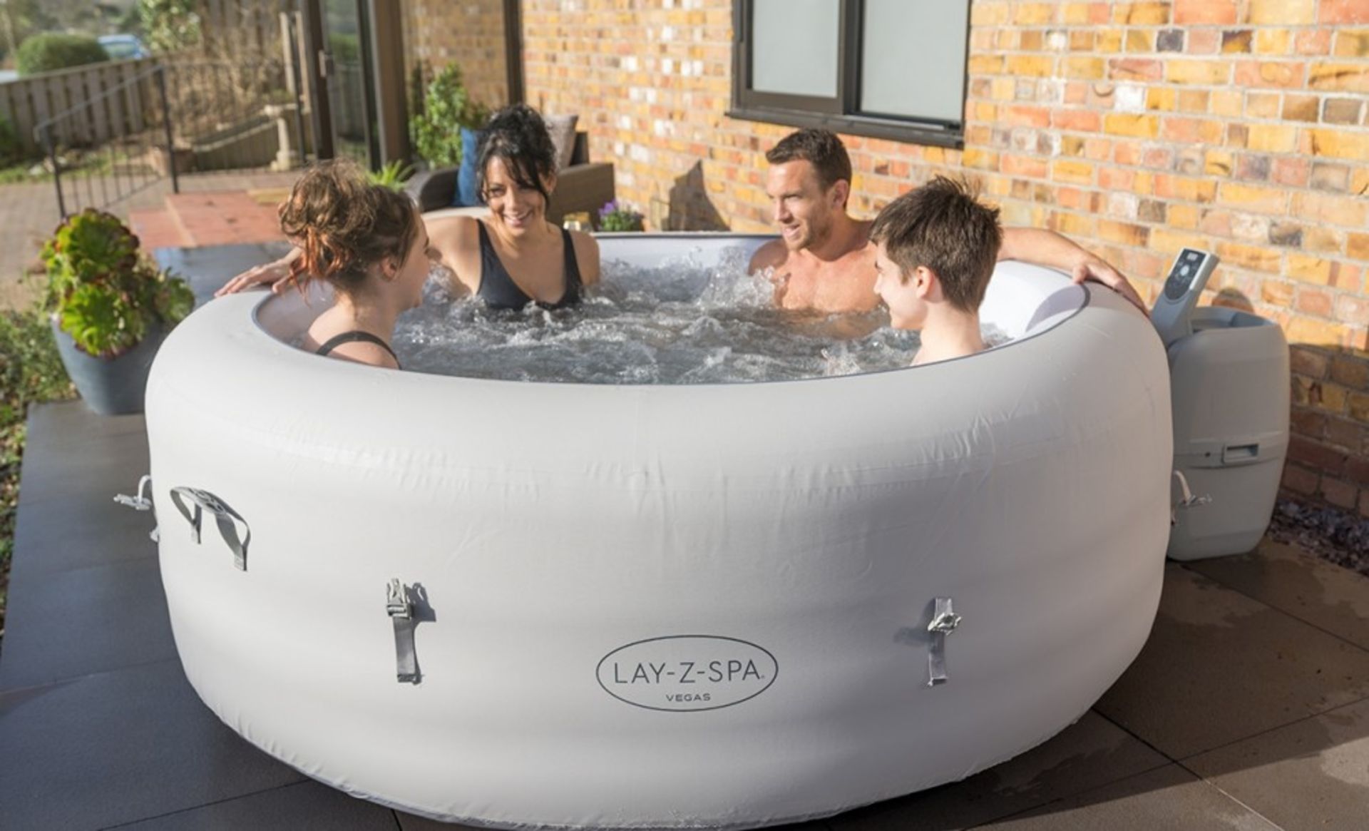 (4L) 1x Bestway Lay-Z-Spa Vegas Portable RRP £490. (Raw, Unchecked Customer Return).