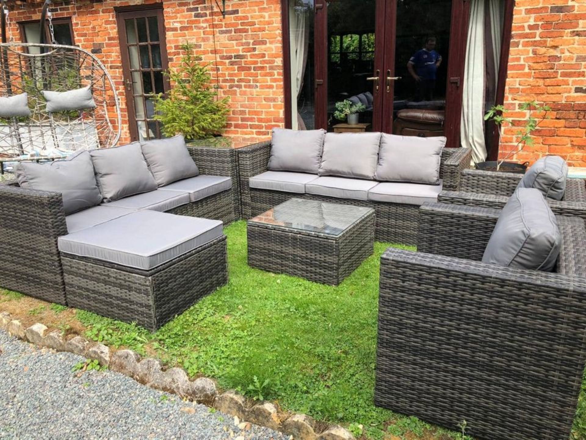 538 units of garden furniture and accessories - All brand new and boxed - UK Stock - Image 5 of 9