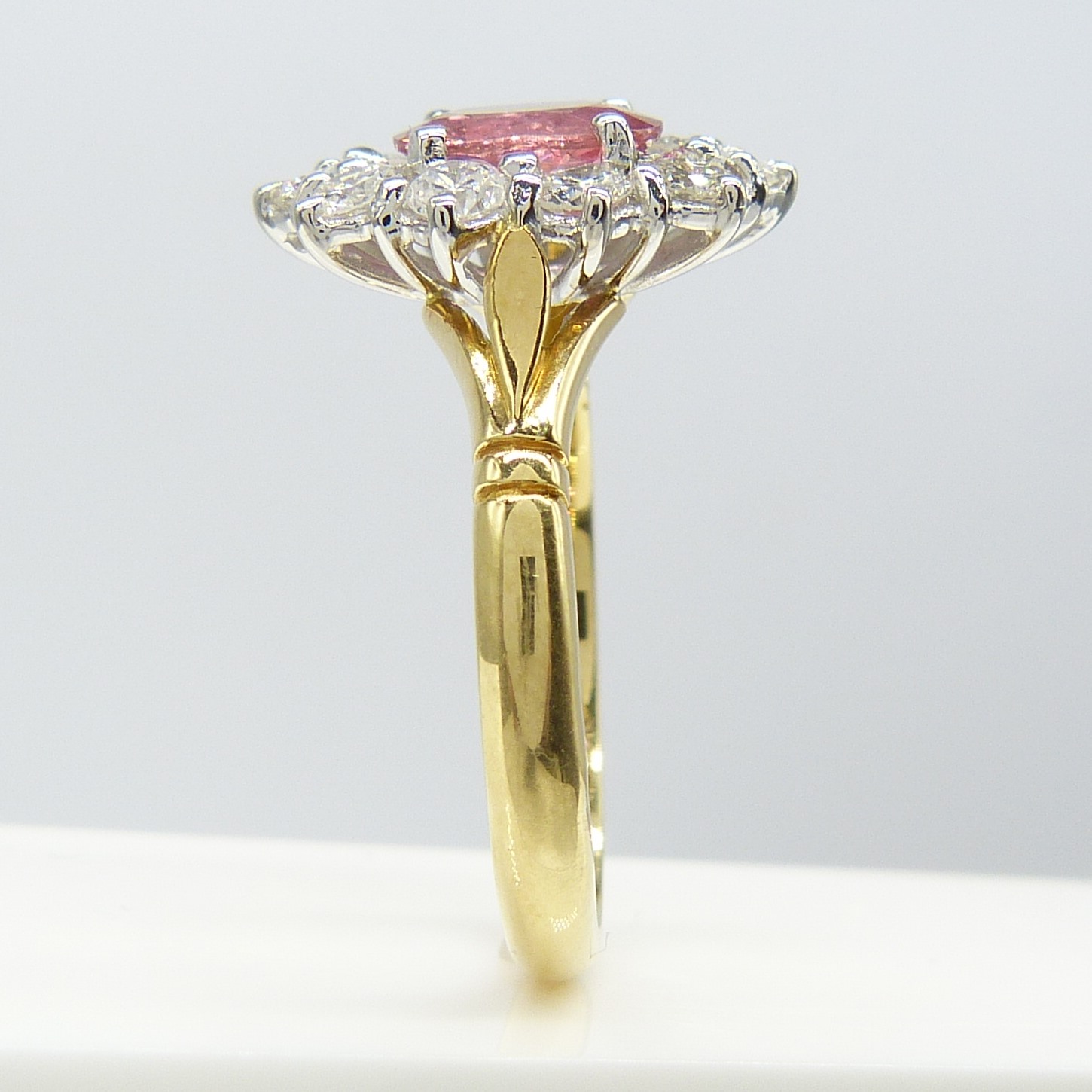 A pinkish-red natural Ruby and Diamond cluster ring in 18ct yellow and white Gold - Image 10 of 10