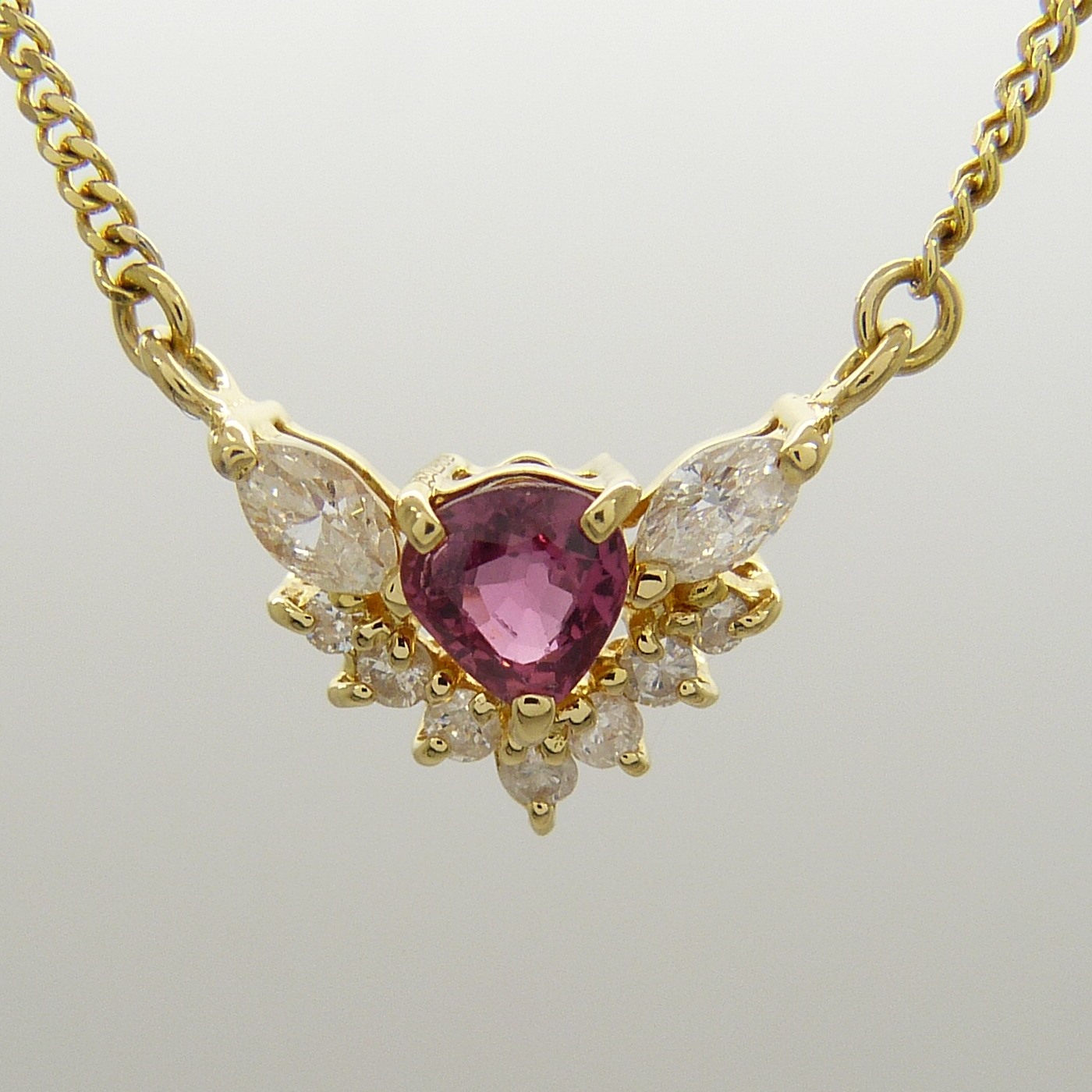 A stylish ruby and marquise diamond necklace in 18ct yellow gold, boxed - Image 4 of 10
