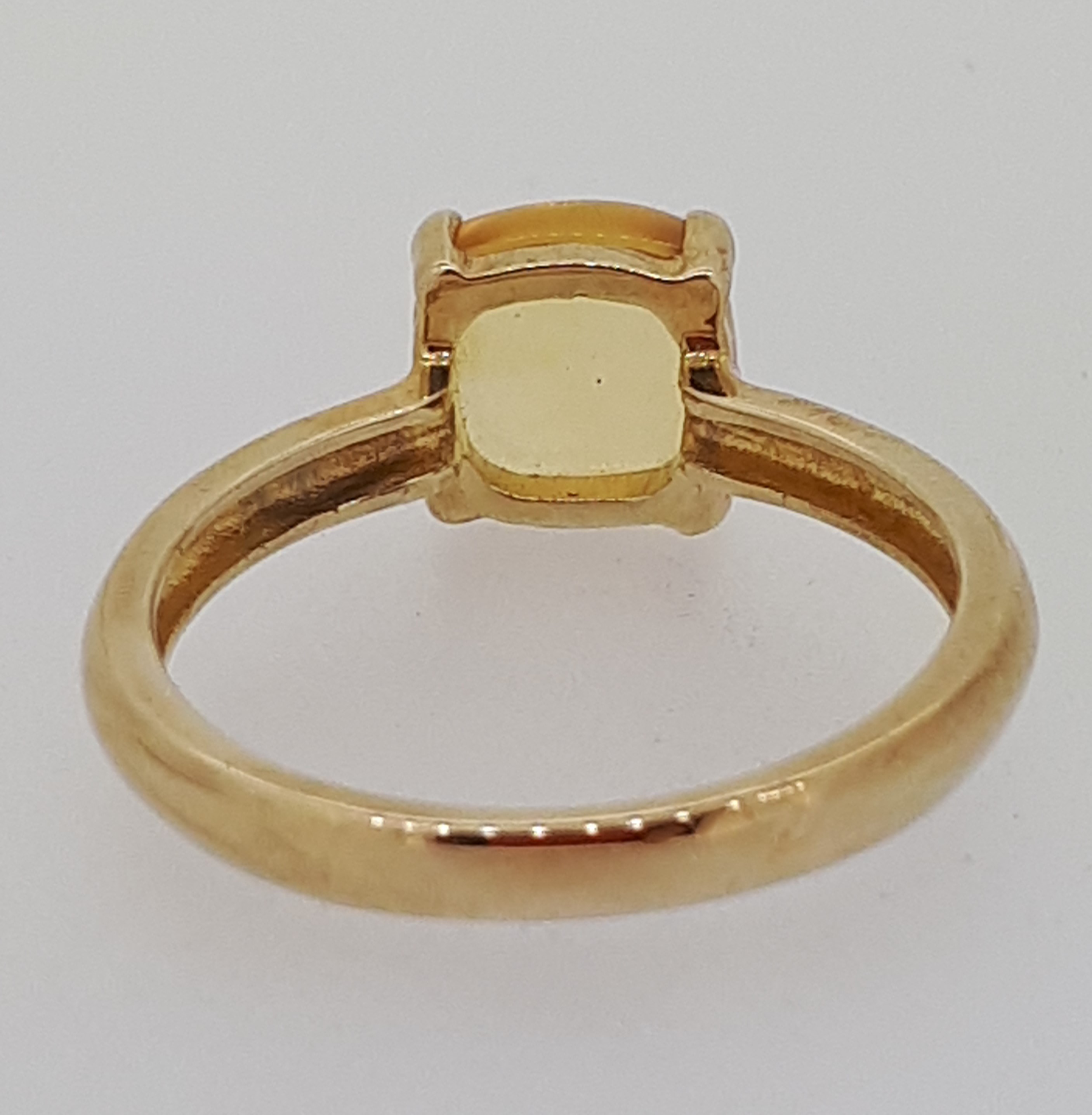 9ct (375) Yellow Gold Citrine Cabochon Four Claw Ring - Image 5 of 5