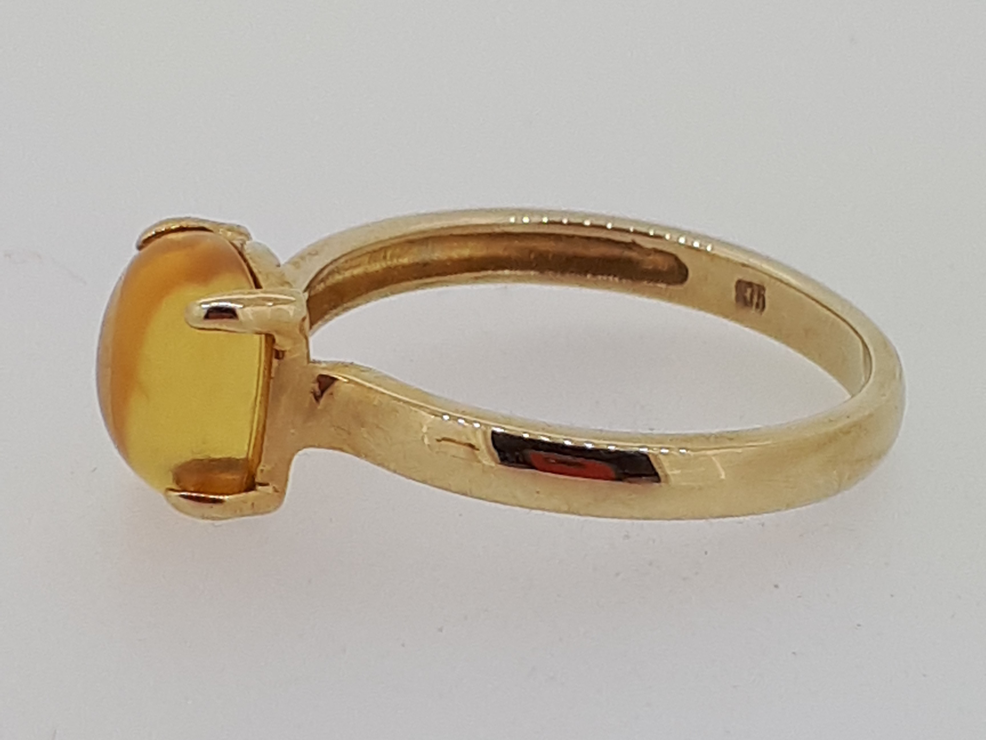 9ct (375) Yellow Gold Citrine Cabochon Four Claw Ring - Image 4 of 5