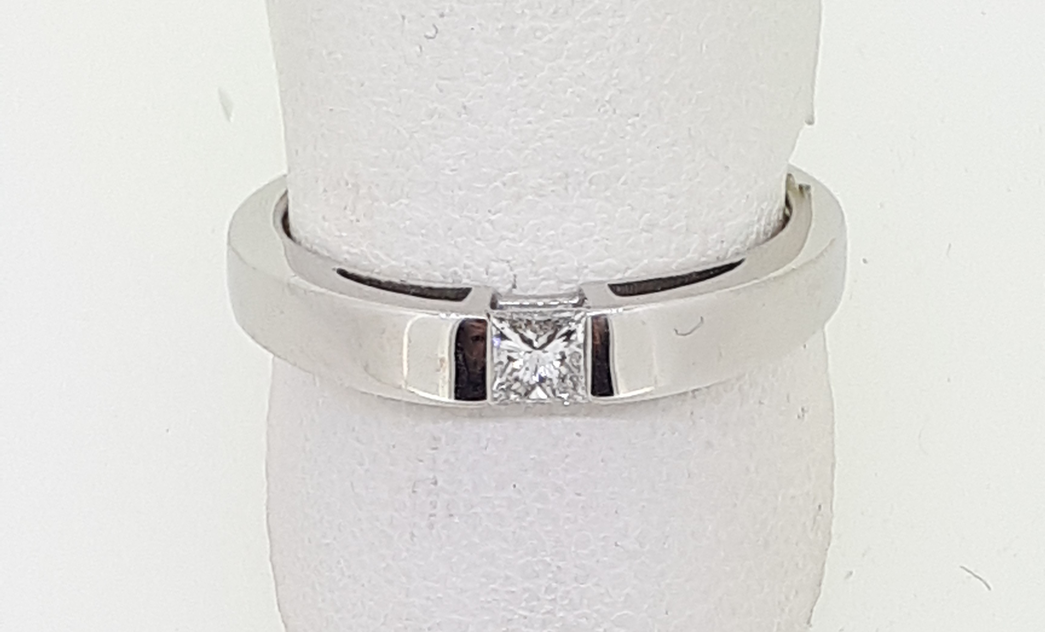 18ct (750) White Gold 0.20ct Princess Diamond Rub Set Ring - Image 4 of 5