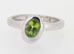 9ct (375) White Gold Oval Peridot Ring