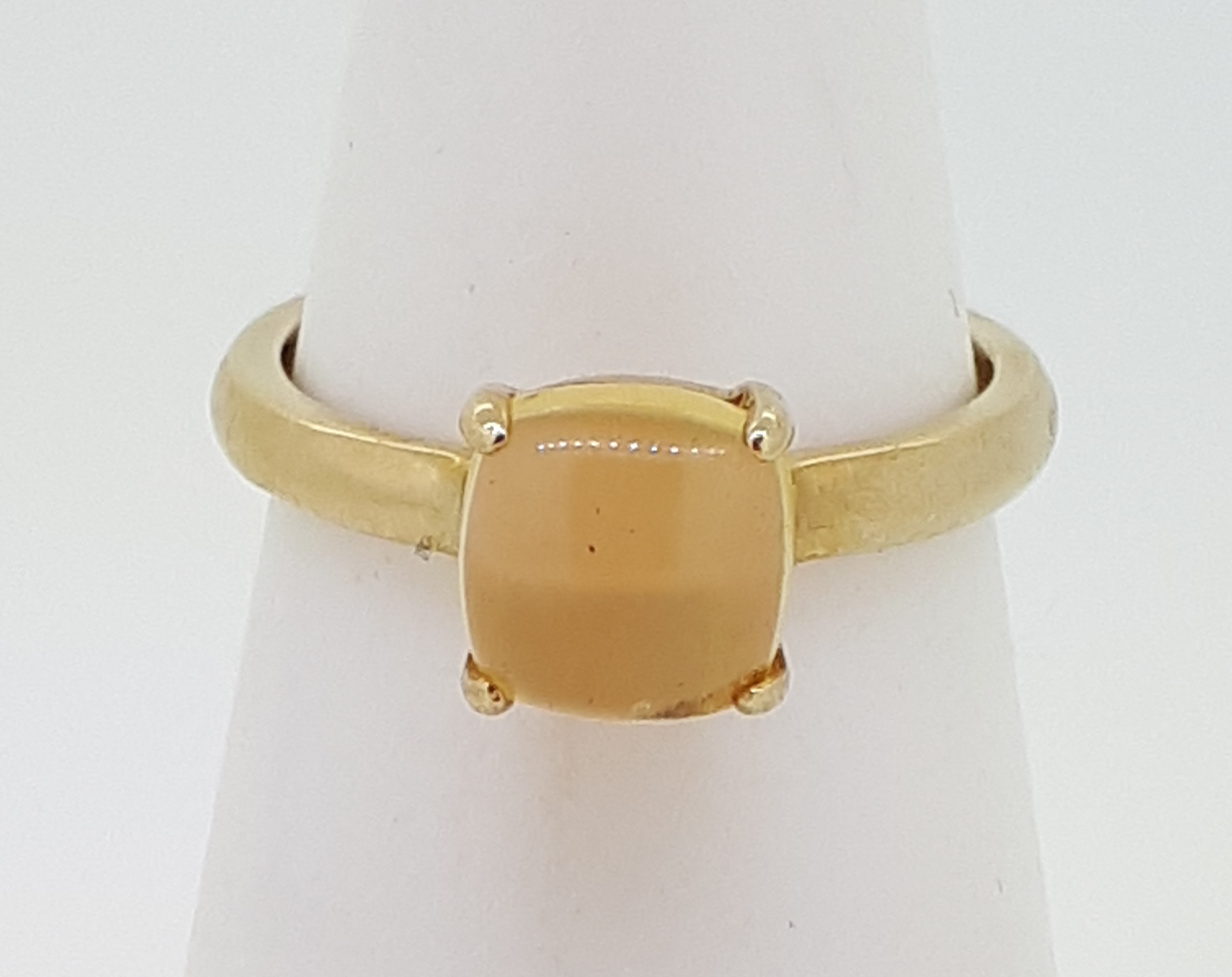 9ct (375) Yellow Gold Citrine Cabochon Four Claw Ring - Image 3 of 5