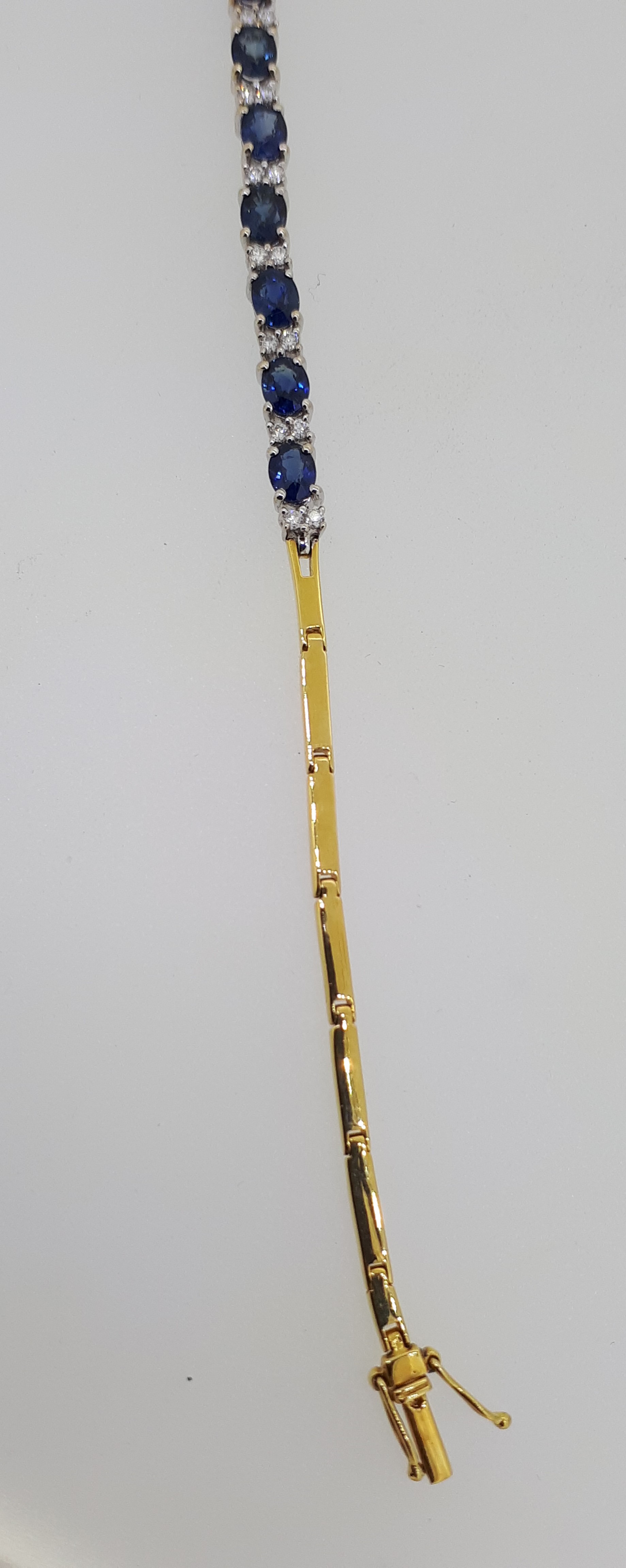 18ct (750) Yellow & White Gold 2.25ct Sapphire & 0.20ct Diamond Bracelet - Image 5 of 8