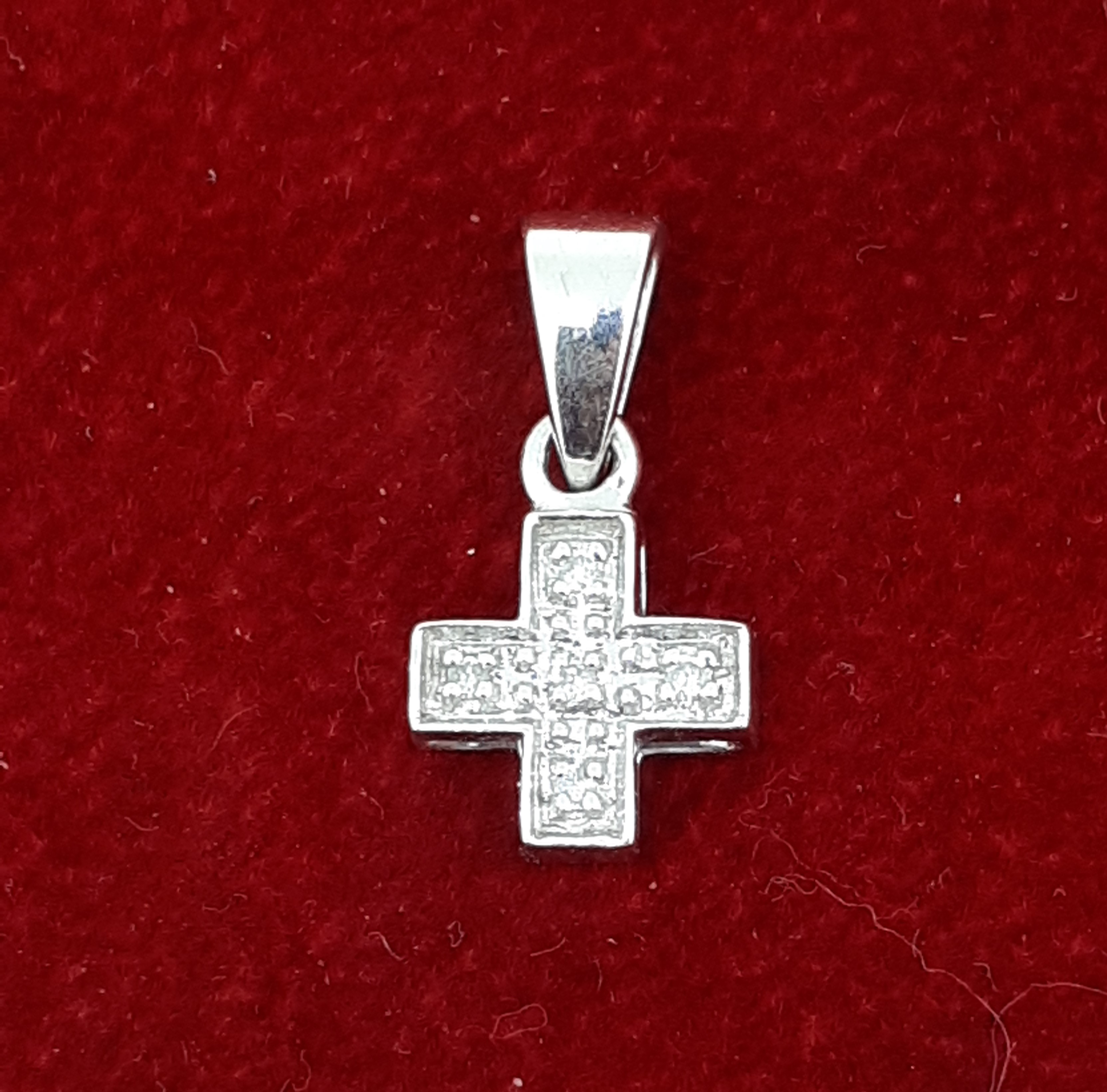 9ct (375) White Gold Diamond Cross Pendant - Image 6 of 6