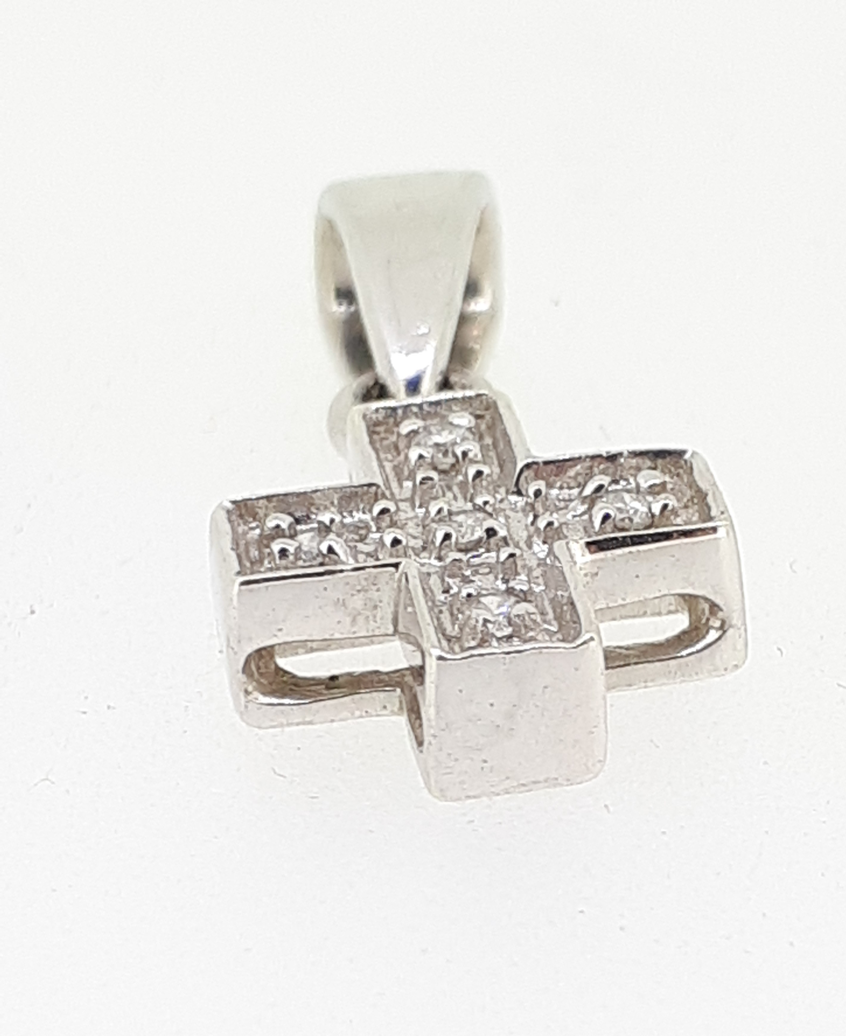 9ct (375) White Gold Diamond Cross Pendant - Image 4 of 6