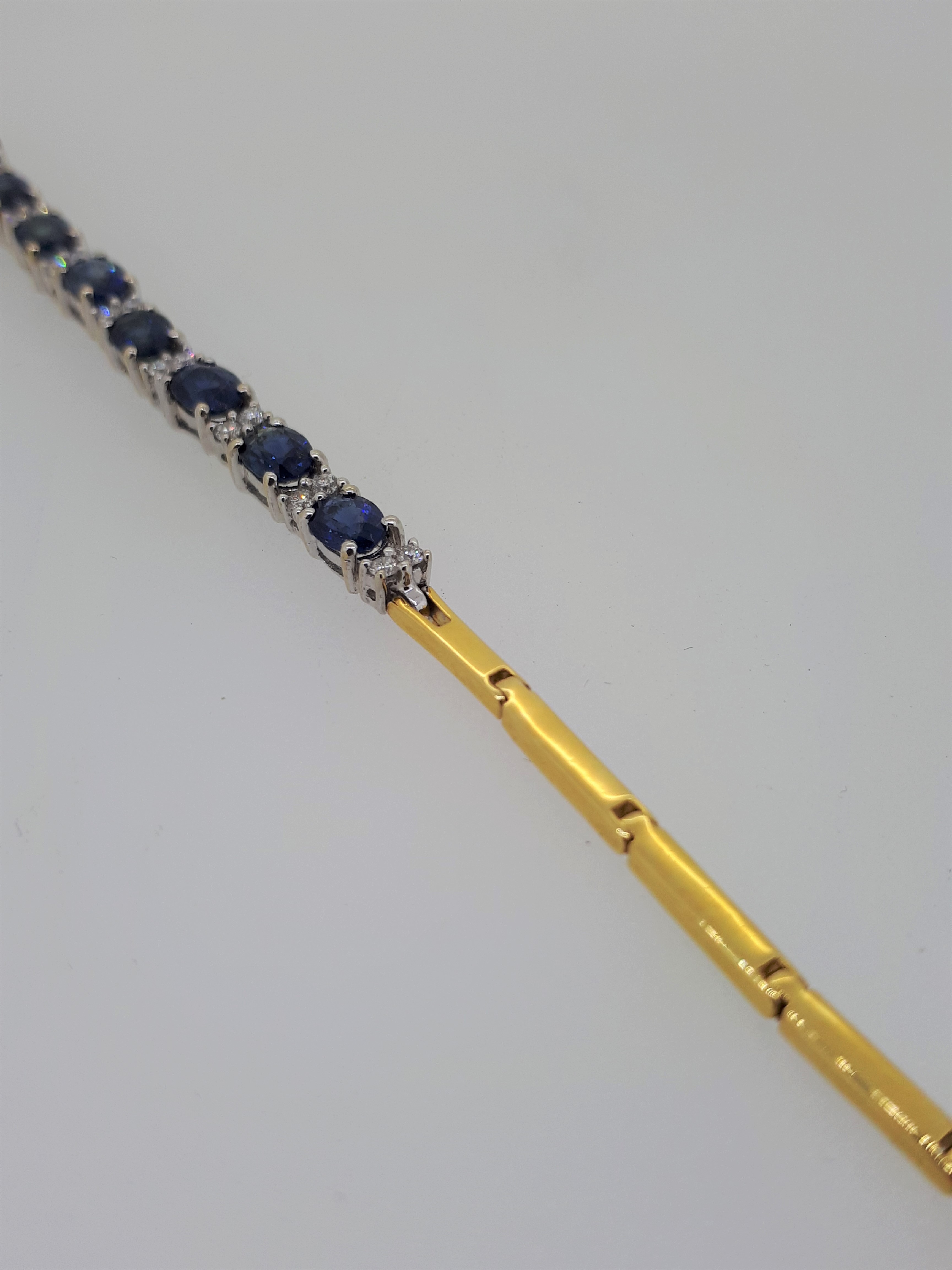 18ct (750) Yellow & White Gold 2.25ct Sapphire & 0.20ct Diamond Bracelet - Image 6 of 8